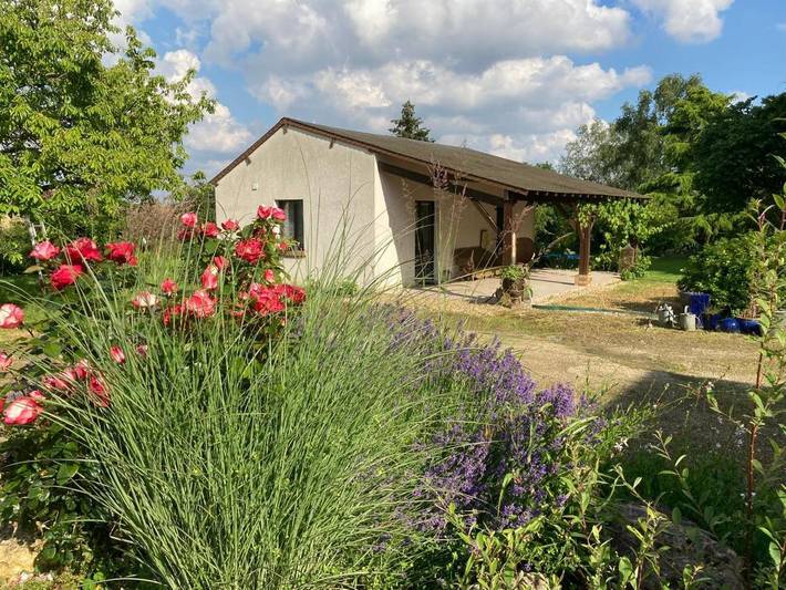 Gîte pour 4 personnes, avec piscine et jardin à Savigny-sur-Braye