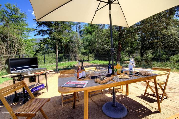Gîte pour 8 personnes, avec Terrasse à Moltifao