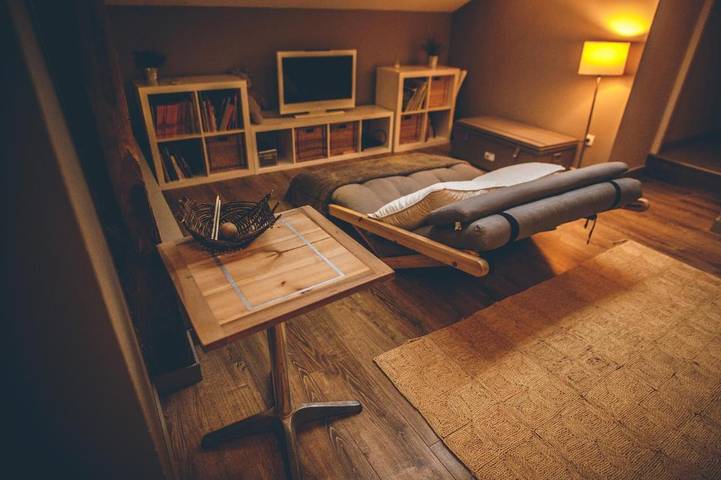 Gîte pour 6 personnes, avec terrasse dans Légna