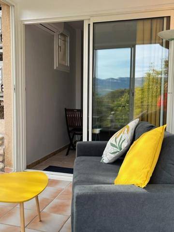 Gîte pour 2 personnes, avec vue sur le lac ainsi que terrasse et vue à Sainte-Croix-du-Verdon - 4