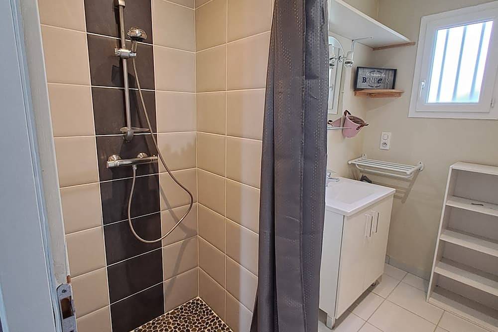 House Marennes town center. 10 minutes from beaches, ideal for family in Marennes, Côte de Beauté