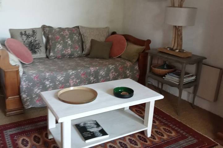 Gîte pour 5 personnes, avec jardin à Lussan - 4