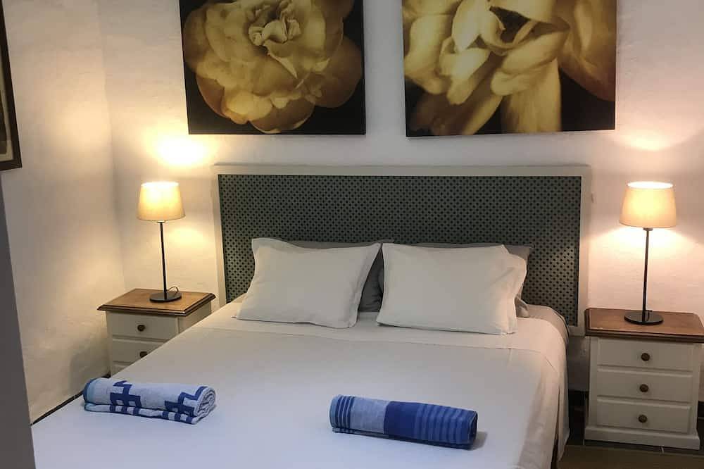 Rural Cottage near Huercal Overa, Almeria with stunning private pool in Huércal-Overa, Almería Province