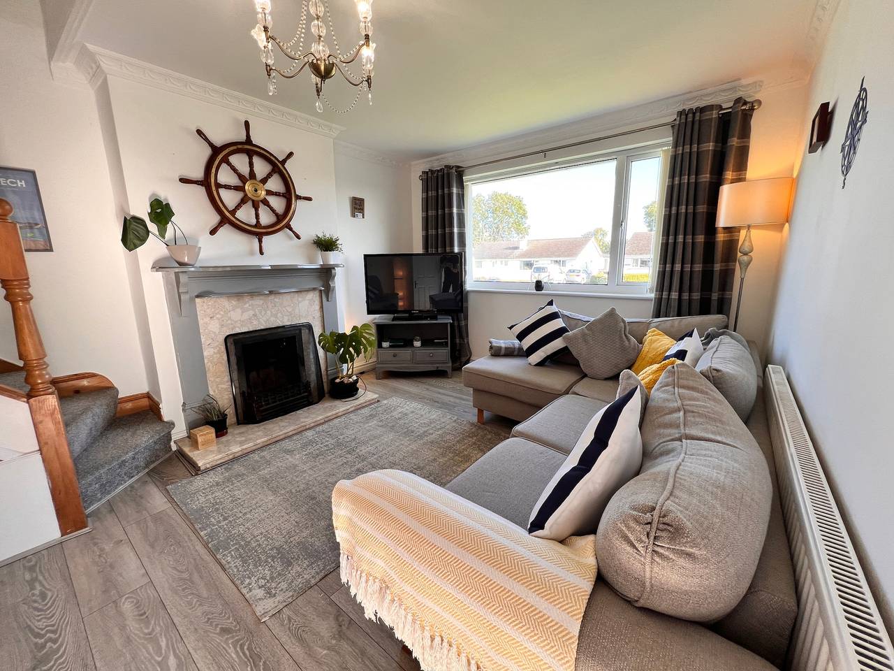 2 Bed Family Bungalow, Wifi, Parking, Garden, Dogs in Red Wharf Bay, Isle of Anglesey