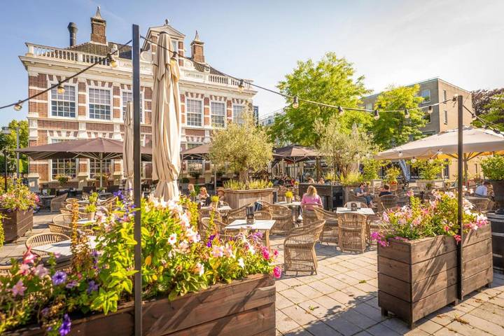 Hotel voor 2 personen, met terras in Heerenveen