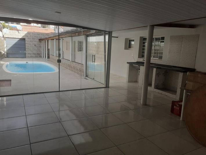 Casas e apartamentos de temporada para 6 pessoas, com piscina em Aparecida