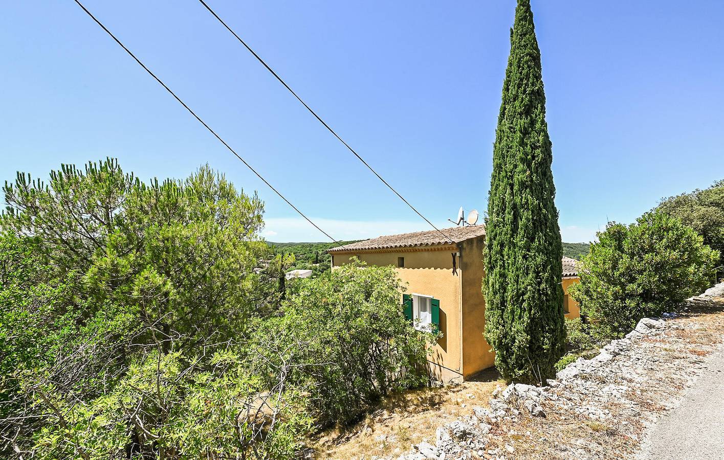 Gemütliches Apartment am Strand mit Annehmlichkeiten in Saint-André-de-Roquepertuis, Nimes und Umgebung