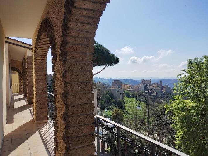 Appartamento per 5 persone, con Balcone e Terrazza nonché Panorama a Castelnuovo di Porto
