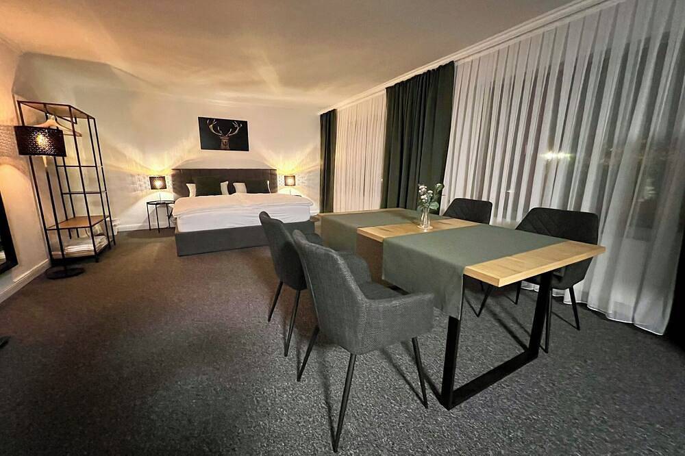 Gemütliche Ferienunterkunft nahe Hamburg – für 12 Personen & idyllischer Garten! in Pinneberg, Kreis Pinneberg