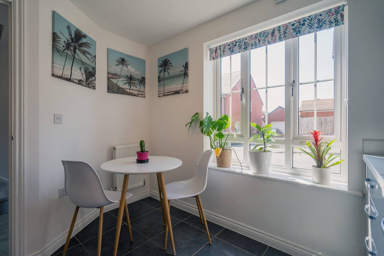 Stylish 3-Bed Retreat with Garden and Parking in Northamptonshire
