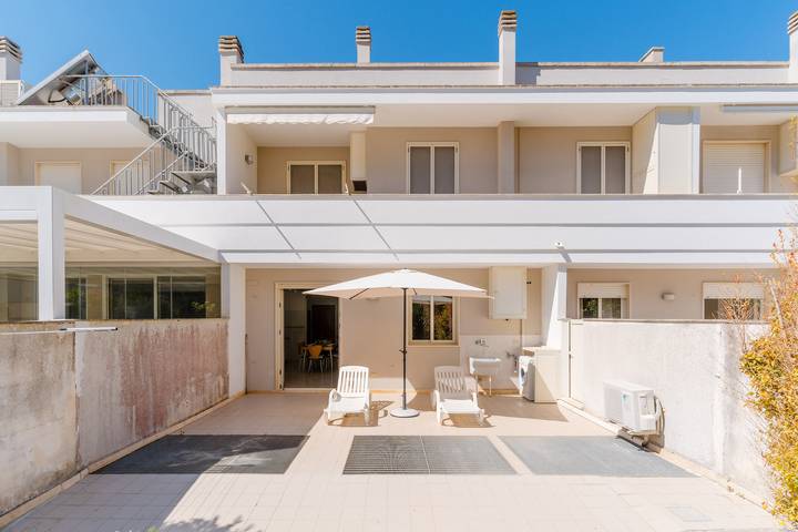 Location de vacances pour 7 personnes, avec balcon et jardin dans Région d'Otranto - 2
