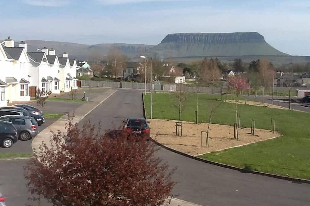 Nähe Strand & Lokales Geschäft. Familie & Haustiere erlaubt. Flughafen Knock 1 Stunde entfernt in County Sligo