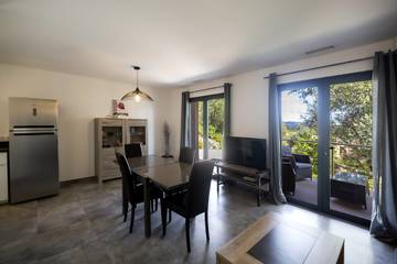 Appartement De Vacances pour 4 Personnes dans San-Gavino-di-Carbini, Arrondissement de Sartène, Photo 2