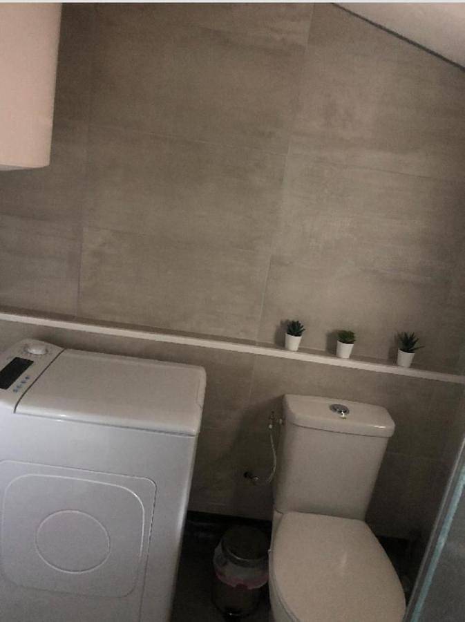 Appartement entier, Un Studio dans un endroit tranquille in Roquefort-les-Pins, Côte méditerranéenne (France)
