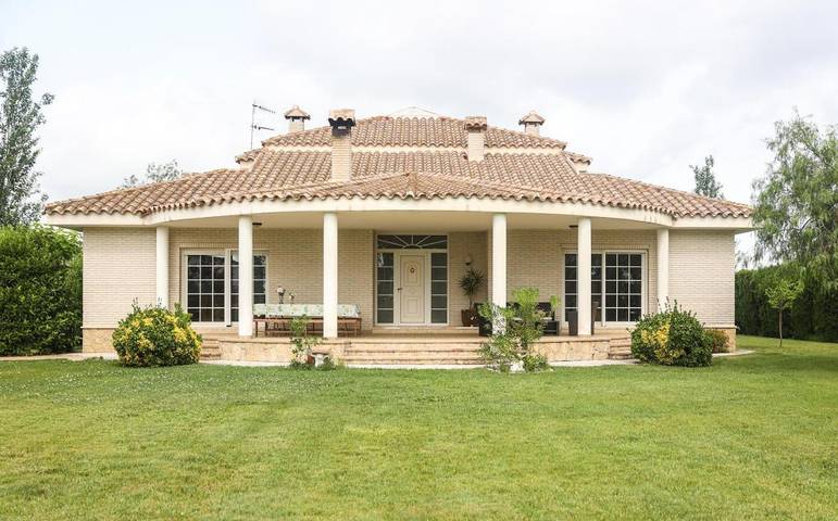 Casa rural para 10 personas, con Terraza además de Jardín y Vistas en San Jaime de Enveija