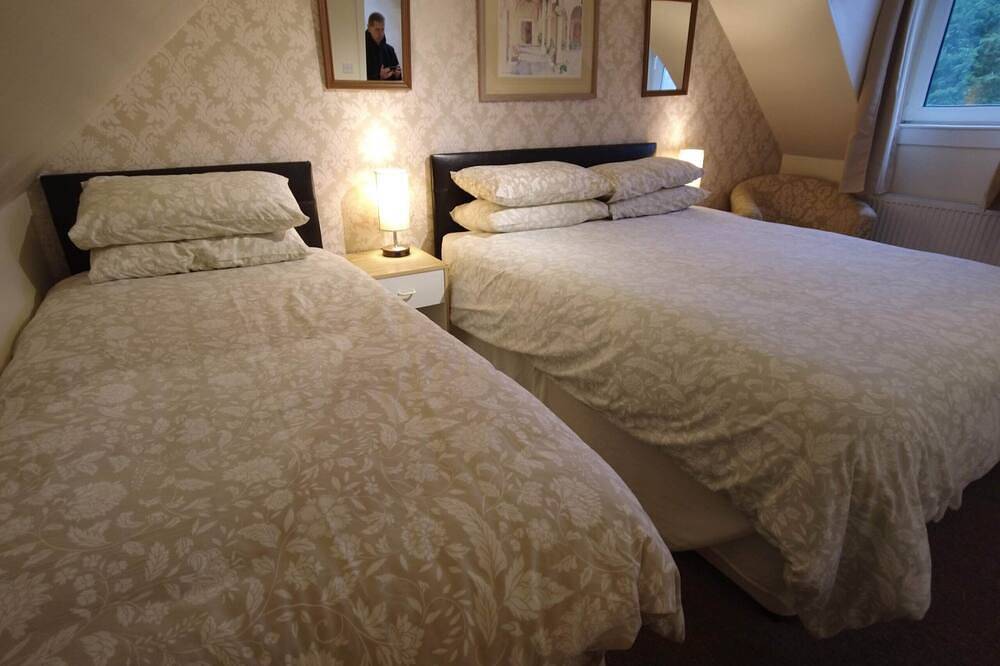 Cottage-Eigenes Badezimmer in Stirling und Umgebung