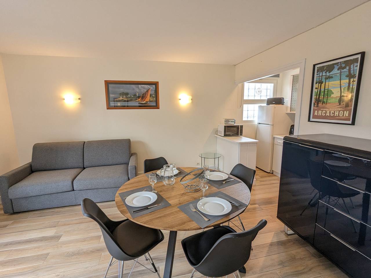 Entire apartment, Charming Studio with Terrace in Arcachon, Near Pereire Beach in Arcachon, Arcachon region