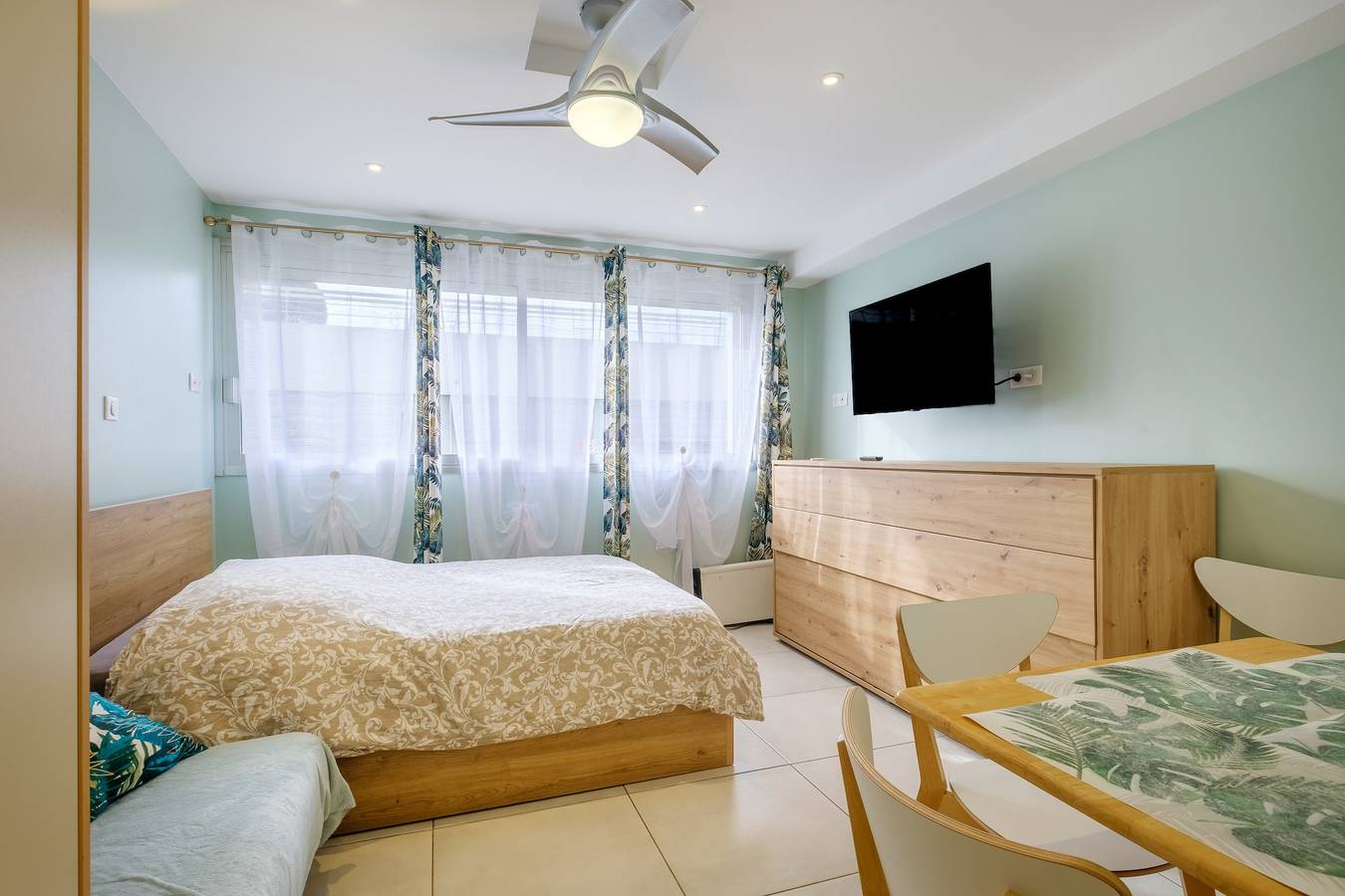 Studio entier, Studio '2 Lits' avec Wi-Fi et climatisation in Villeneuve-Loubet Plage, Villeneuve-Loubet