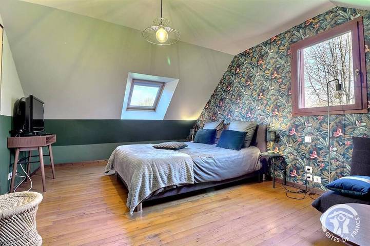Location de vacances pour 15 personnes, avec terrasse et jardin ainsi que sauna et jacuzzi dans Gosné - 2