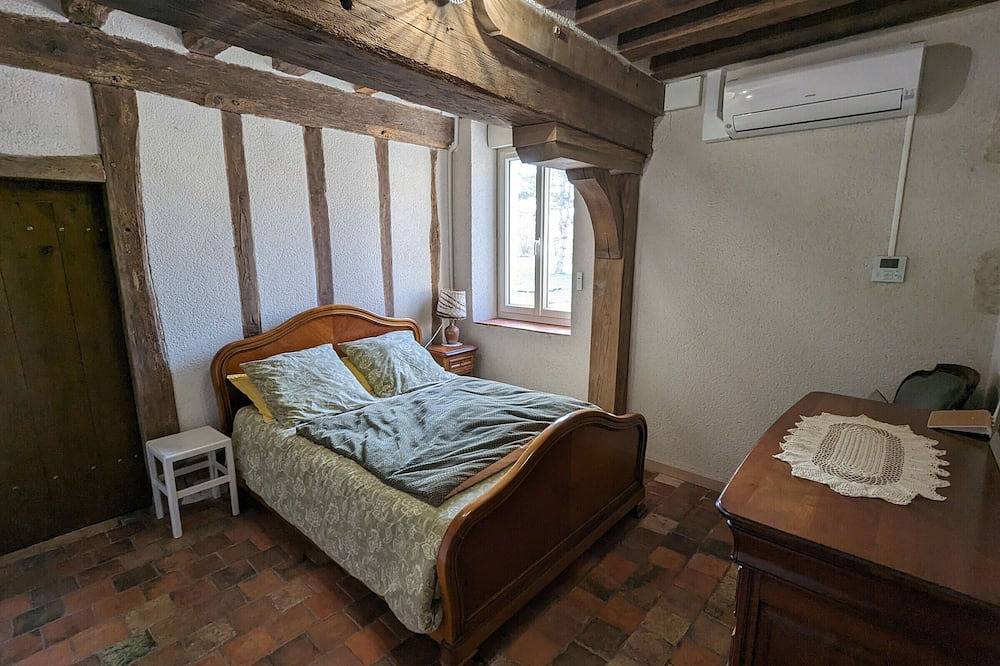 Charming forest lodge: 4/6 ppl, nature, relaxation, parking, pet-friendly in Saint-Firmin-sur-Loire, Montargis region