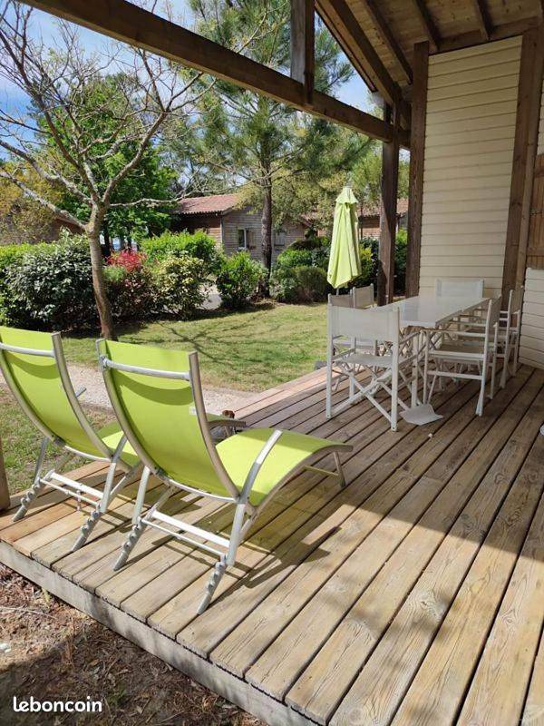 Chalet rénové, environnement très calme, piscines intérieure et extérieure chauffées, Bord du lac de Biscarosse Parentis in Parentis-en-Born, Côte d’Argent