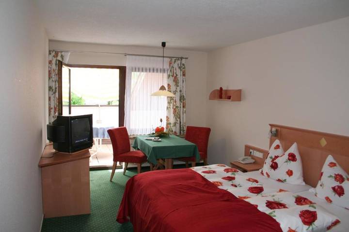 Hôtel pour 5 personnes, avec piscine ainsi que vue et balcon à Bad Bellingen - 2