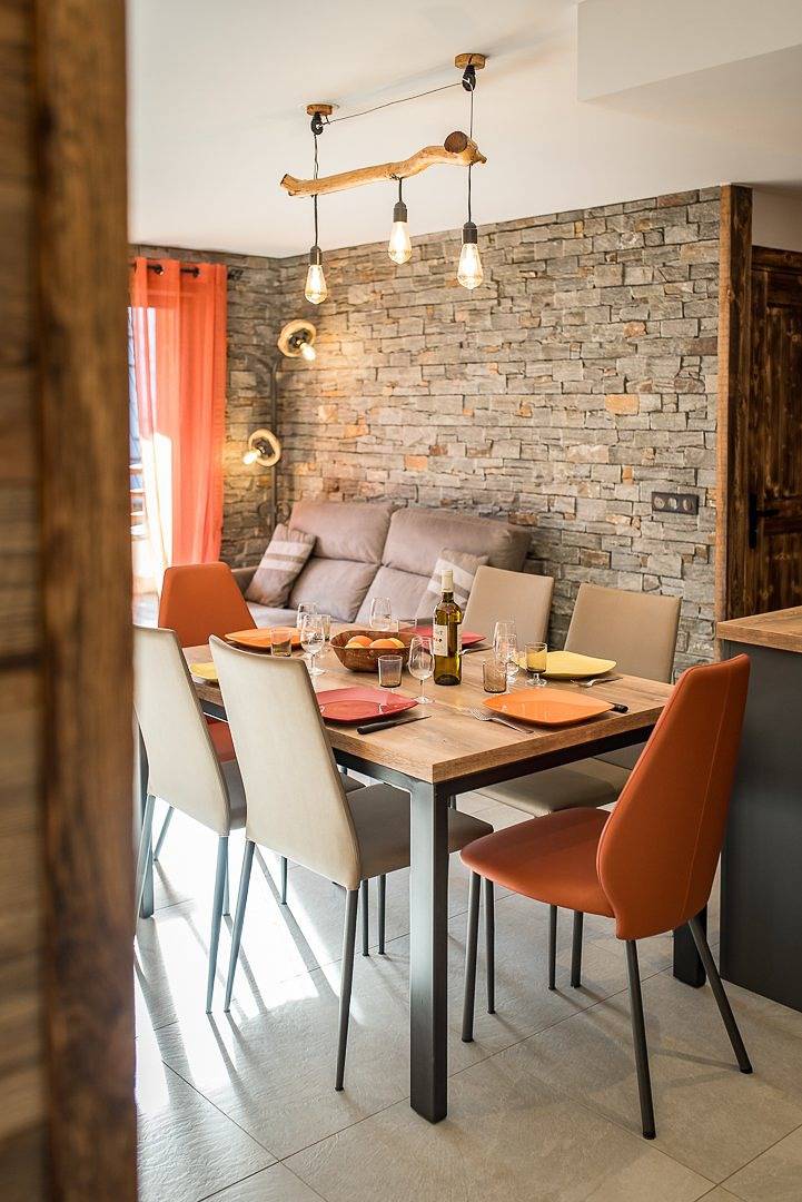 Appartement de vacances entier, Bel appartement Haut de Gamme 6 personnes avec deux terrasses ensoleillées au coeur du village in Saint-Sorlin-d'Arves, Région de Saint-Jean-de-Maurienne