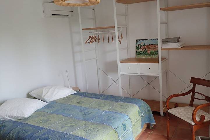 Villa in Frieden zwischen Meer und Bergen in Bagnols-en-Forêt, Mittelmeerküste (Frankreich)