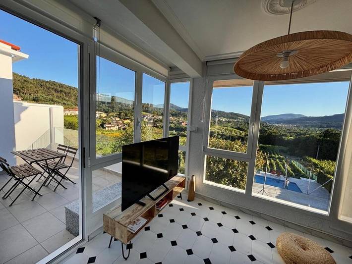 Chalet para 13 personas, con piscina además de jardín y vistas en Provincia de Orense - 3