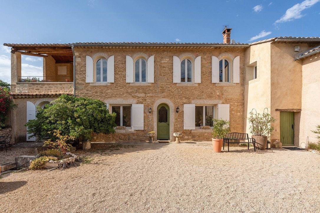 Mas provenzal con piscina en Maubec Luberon in Maubec, Parque natural regional del Luberon