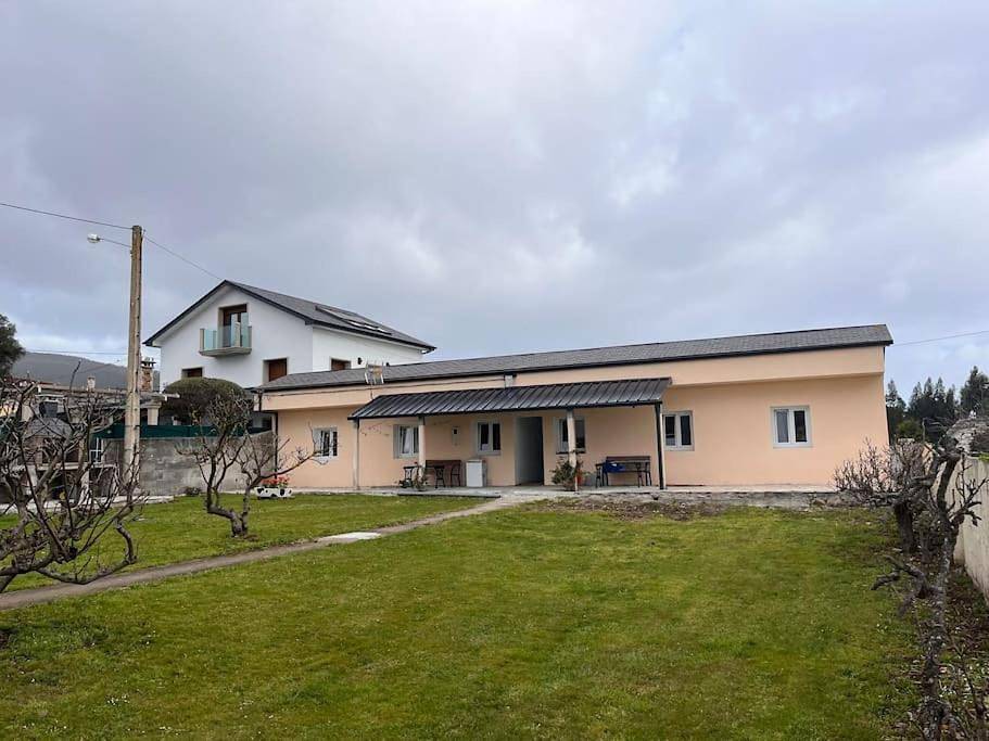 Ganze Wohnung, Two-Bedroom Apartment in Cangas de Foz, Foz