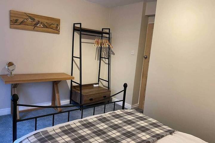 Panoramic Peak Views 3 Bed Log Fire Hill Walks in Glossop, Derbyshire