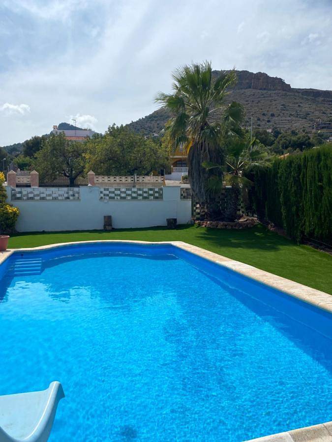 Casa de vacaciones para 7 personas, con terraza además de piscina y vistas - 1
