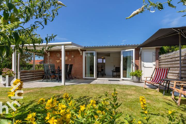 Strandhaus für 4 Personen, mit Terrasse und Garten in Westkapelle