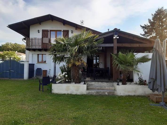 Location de vacances pour 10 personnes, avec jardin et piscine, adapté aux familles à Brizambourg - 2