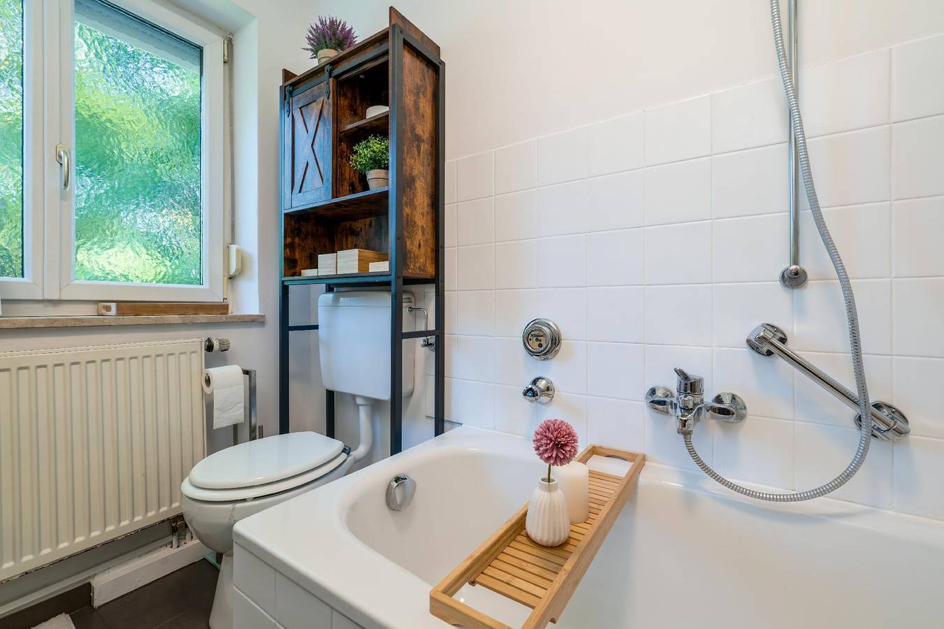 Ganze Ferienwohnung, Eg Links helle 70m 2-Zimmer Wohnung nähe Salzburg in Freilassing, Rupertiwinkel