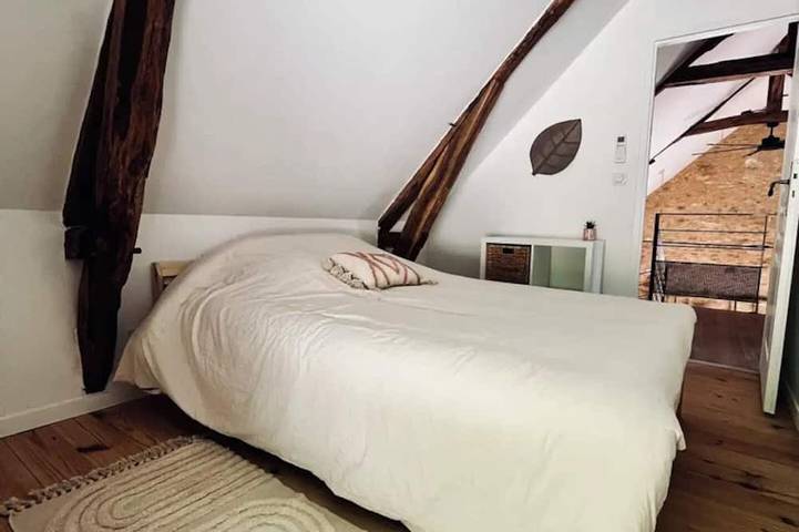 Location de vacances pour 8 personnes, avec terrasse ainsi que jacuzzi et jardin dans Les Coteaux Périgourdins - 2