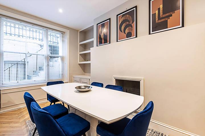Holiday rental for 6 people in Kensington and Chelsea