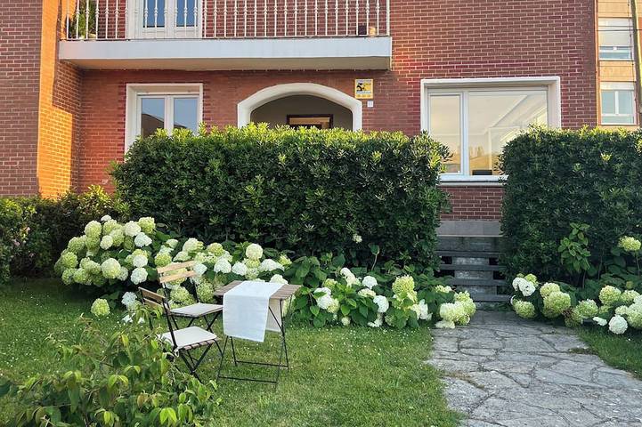 Ferienhaus für 8 Personen, mit Balkon und Garten