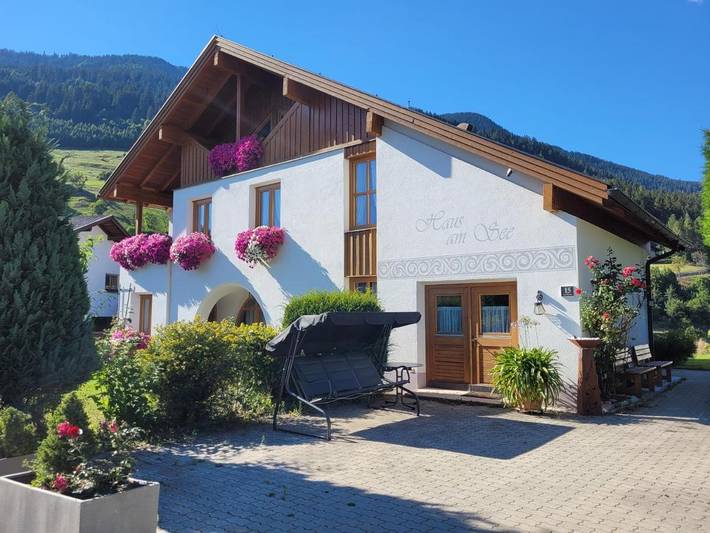 Ferienhaus für 4 Personen, mit Ausblick und Garten sowie Sauna in Ladis