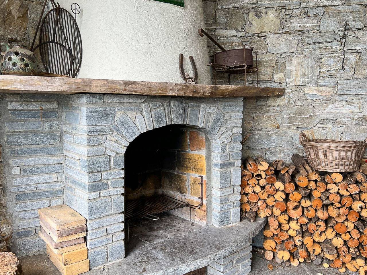 Ganze Wohnung, Casa Riale oben in Brione sopra Minusio, Tessiner Alpen
