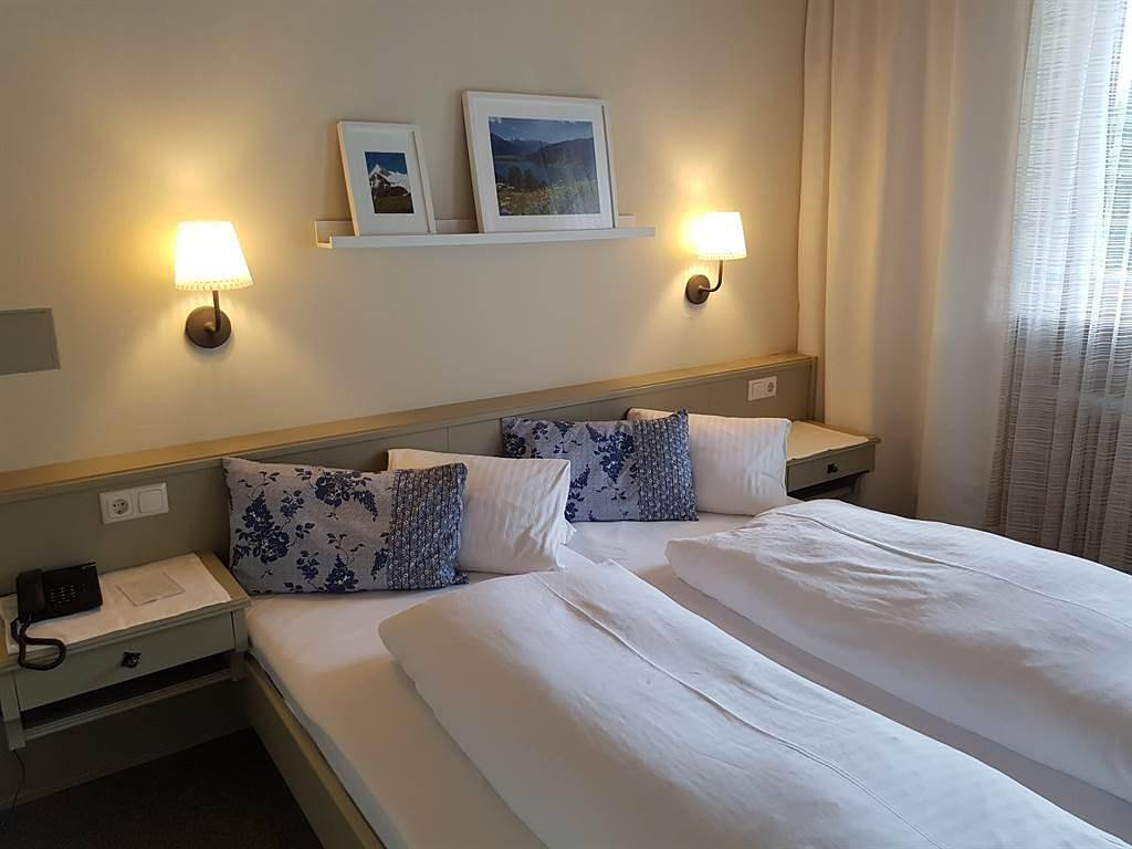 Ganze Ferienwohnung, Doppelzimmer Basic in Zell am See (Stadt), Zell am See