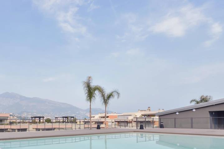 Ferienwohnung für 6 Personen, mit Terrasse und Pool in Roquebrune-Cap-Martin