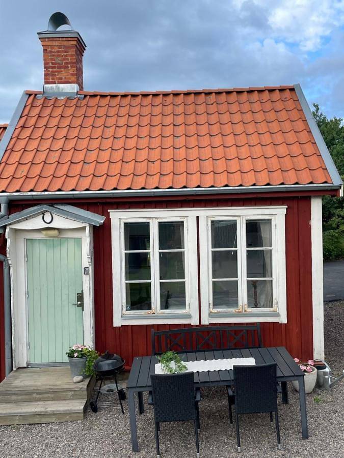 Gästhus för 2 Personer, med Terass och Trädgård i Gränna