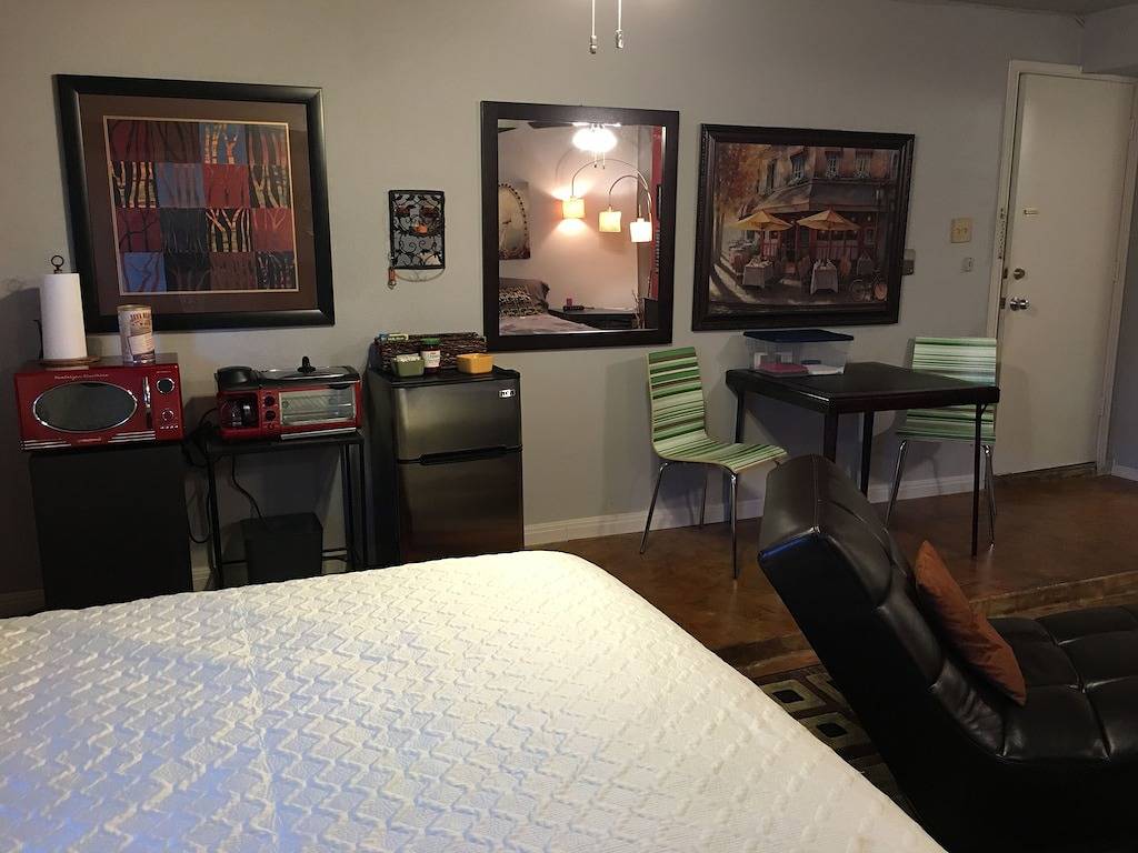 Ganze Wohnung, Studio w Private Entry - Frühstück w Mehrere Optionen + Snacks in San Antonio, Bexar County