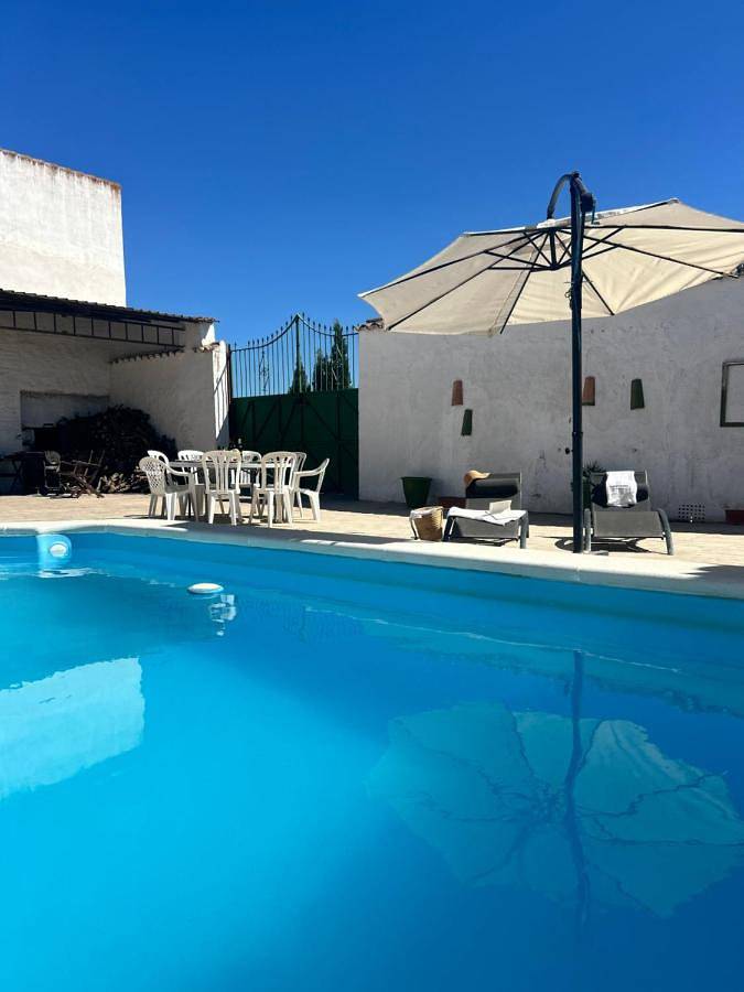 Apartamento para 16 personas, con piscina además de vistas y jardín en Fuente de Piedra