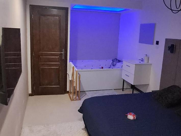 Maison d’hôte pour 2 personnes, avec Jacuzzi et Jardin à Valréas