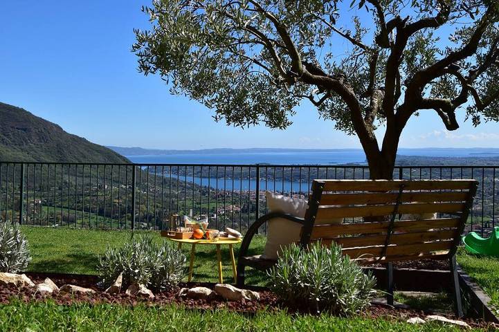 Ferienwohnung für 6 Personen, mit Balkon und Garten sowie Pool