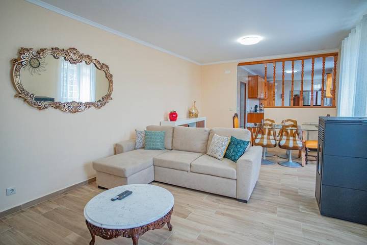 Apartamento para 8 personas, con jardín además de vistas y terraza en Angra do Heroísmo