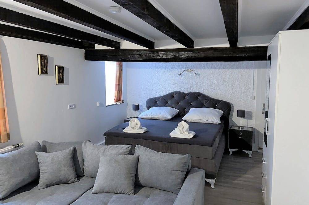 Ganze Wohnung, Ferien im Schloss Hilbringen in Merzig, Saar-Nahe-Bergland